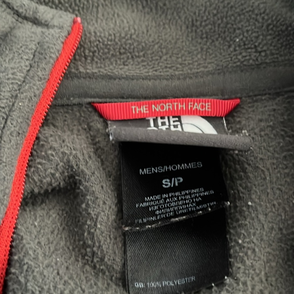 The North Face. Fleece.  Nice fleece. - Picture 4 of 4